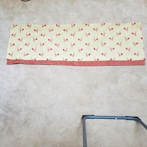 Country curtains rooster valance